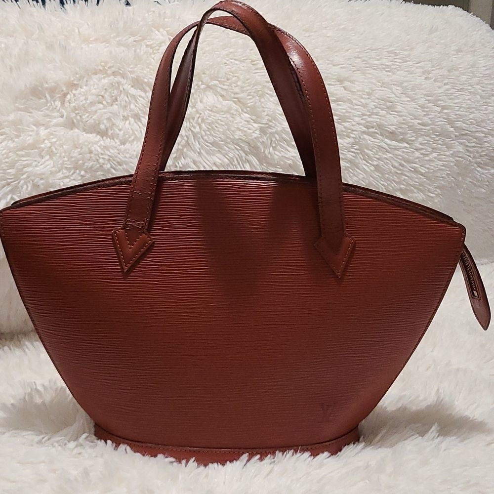 💯 Authentic Louis Vuitton Saint Jacques 🍀